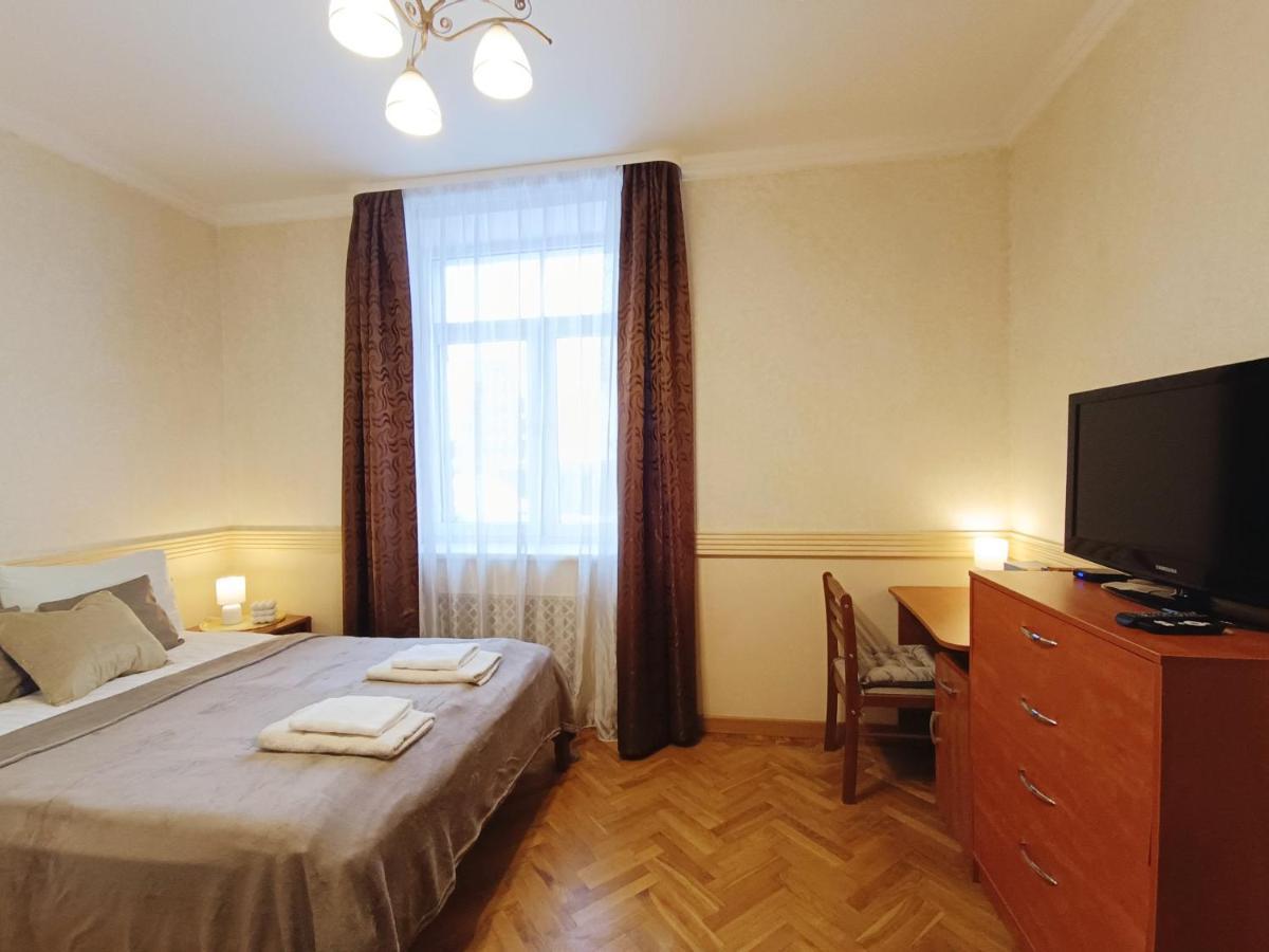 Old Town Retreat With Stunning Views 2 Bedroom Apartment Nearby The Church Of Saint Peter Riga Exterior foto