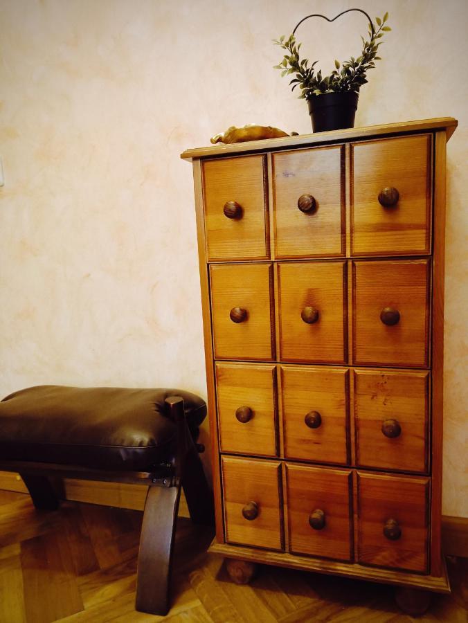 Old Town Retreat With Stunning Views 2 Bedroom Apartment Nearby The Church Of Saint Peter Riga Exterior foto
